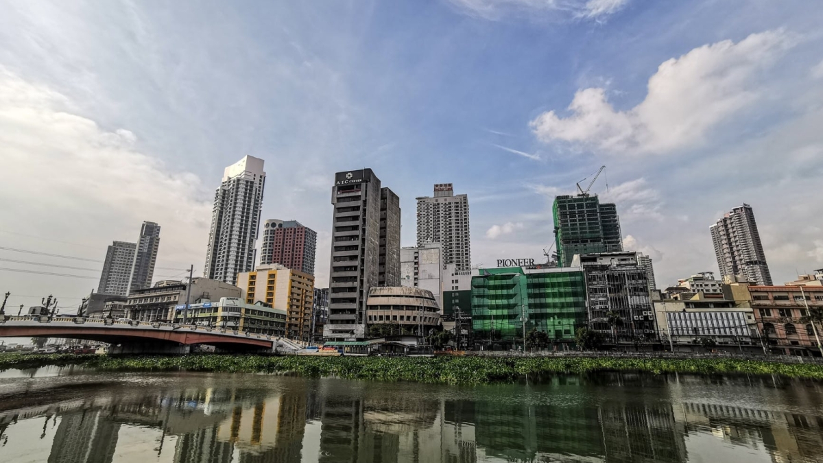 Manila Office Vacancy Rates To Continue Climbing In H1 2024 Real   Manila1 