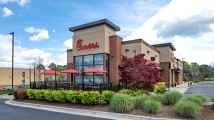 Weekly Global Wrap: Chick-fil-A switches chicken; McDonald's terminates franchise agreement; Papa Johns CEO is new Shake Shack chief