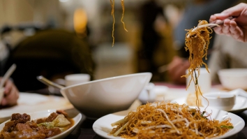 Chinese consumers dine out less amidst increasing restaurant prices